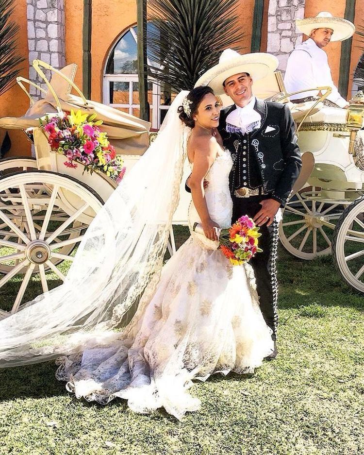 Mexican Wedding Traditions Who Pays References