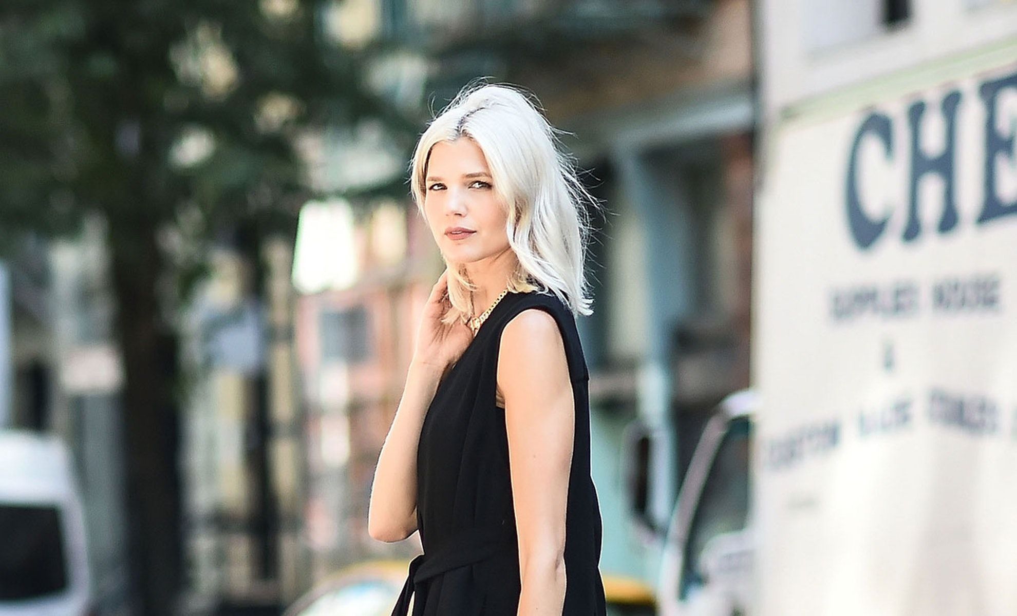 Dating In 30s As A Woman References